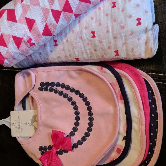 New Disney Muslin Swaddles & Bibs